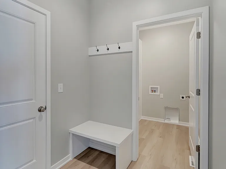 8926 S 42nd St — Photo 23