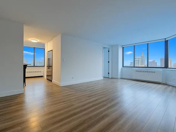 1735 York Avenue 28G image 3 of 22