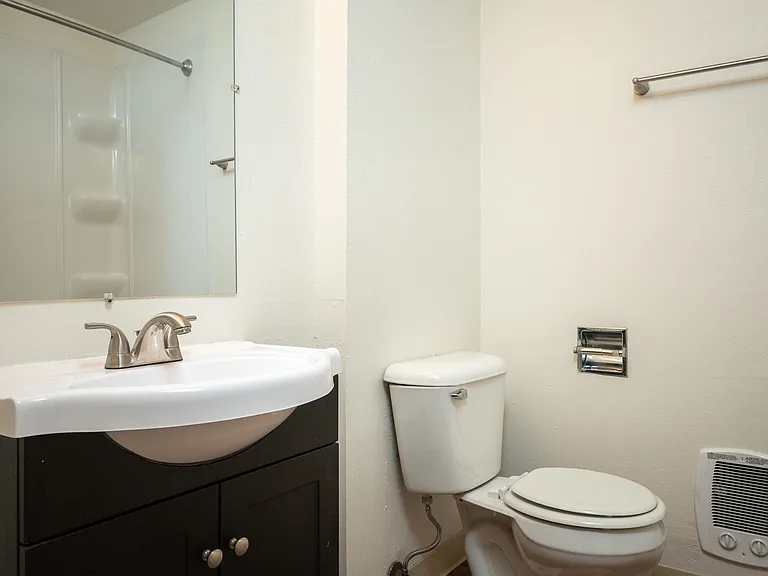 Creston Villa — Photo 12