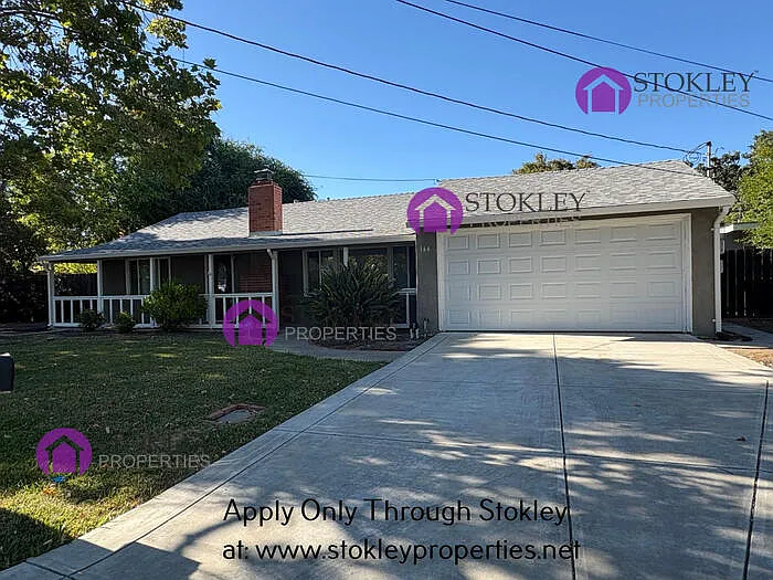 166 Lois Ct — Photo 1