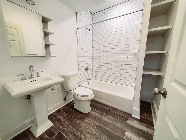 36 W Court St #4F — Photo 6