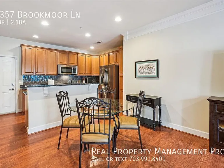 2357 Brookmoor Ln — Photo 5