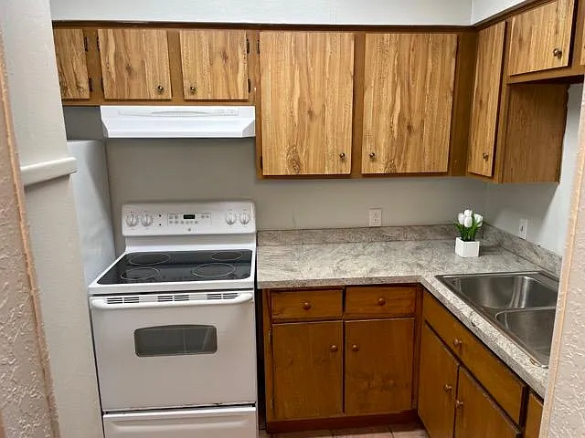 1900 E Elizabeth St #5001 — Photo 6