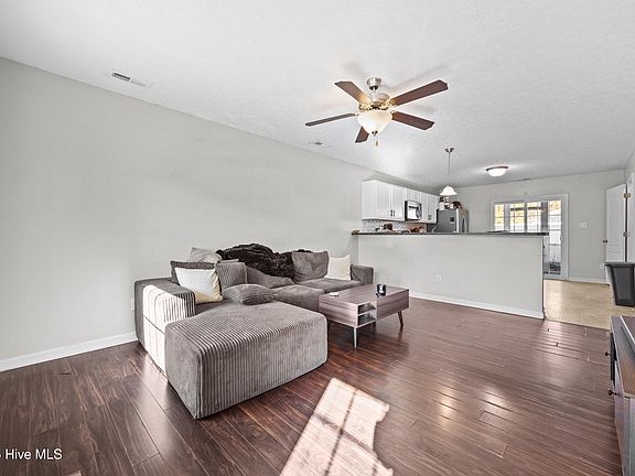 3rd image of 508 Cider Hill Road