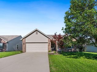 1912 Black Bear Dr, Fort Wayne, IN 46808
