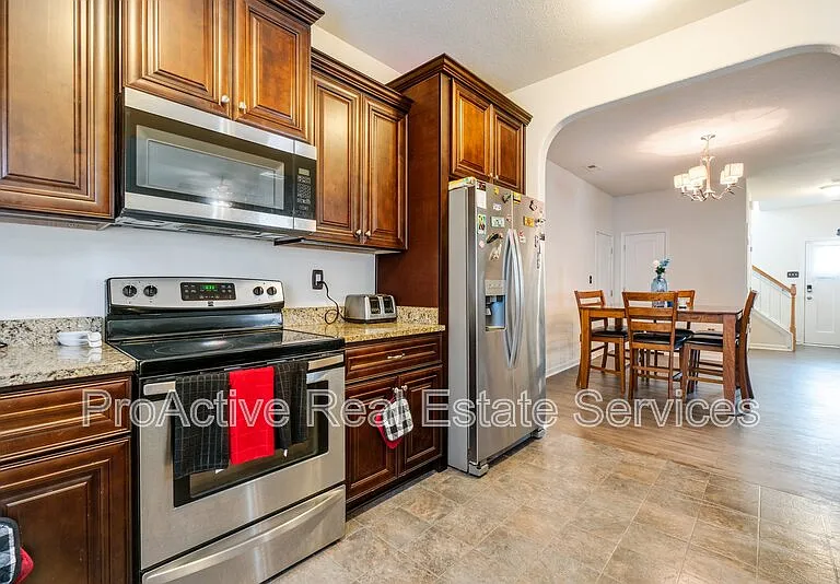 2104 Miller Ave — Photo 10