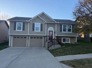 544 N Old Mill Rd, Independence, MO 64056