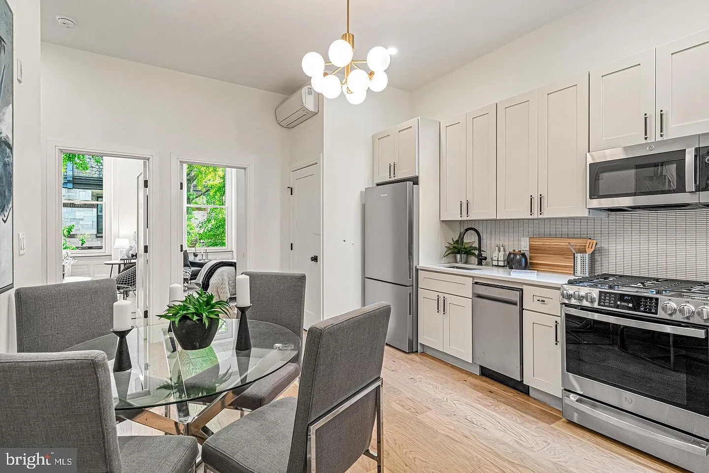 2 bed, 1.0 bath, 750 sqft, $3,150 — Photo 1