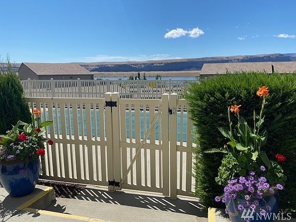 Private Pool, Manicured Grounds