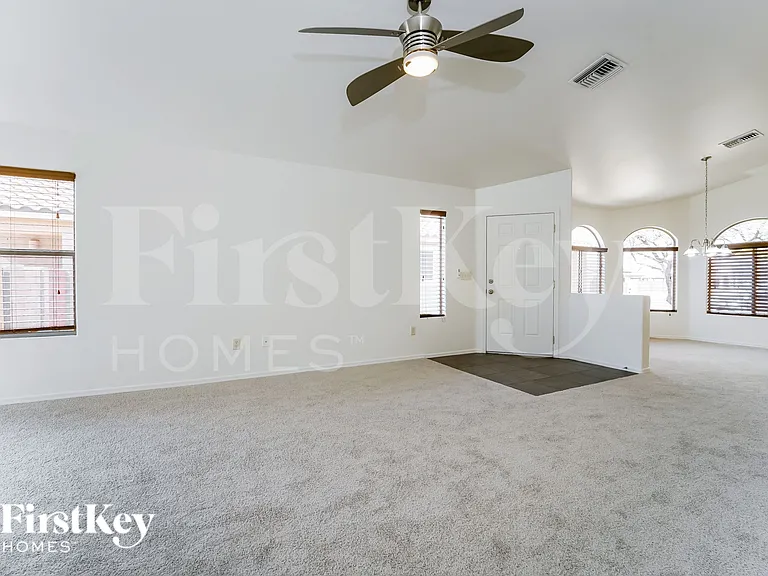 8711 N Moonfire Dr — Photo 5