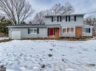 11 Montclair Dr, Delran, NJ 08075