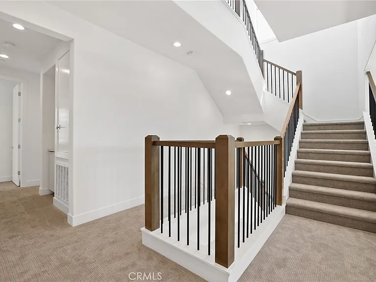 191 Hollyleaf — Photo 37