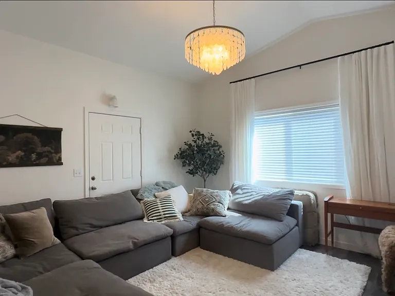 3003 W Pudu St — Photo 6