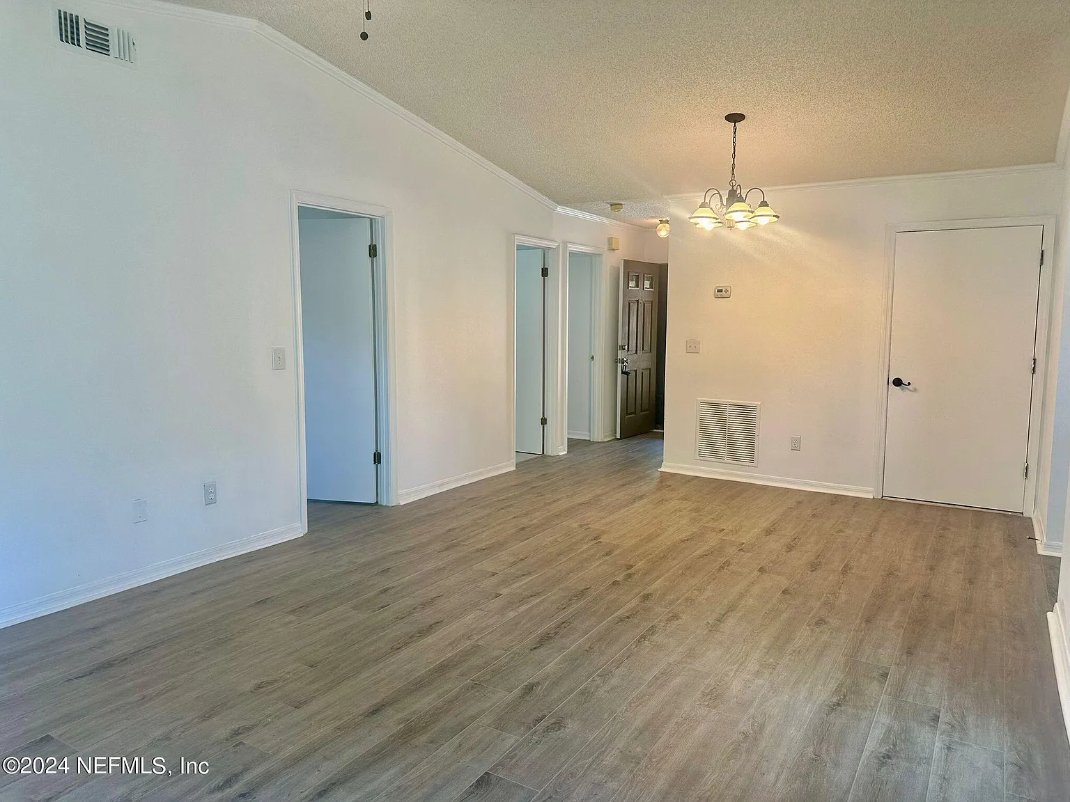 2 bed, 985 sqft, $1,700 — Photo 3
