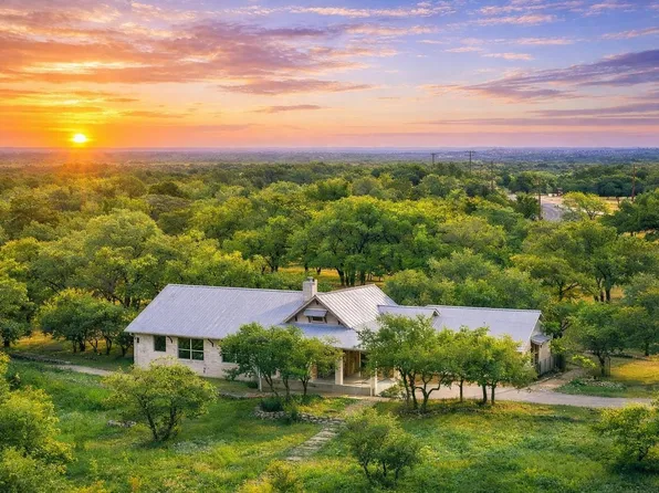 232 Crooked Oak Lane, Round Mountain, TX 78663