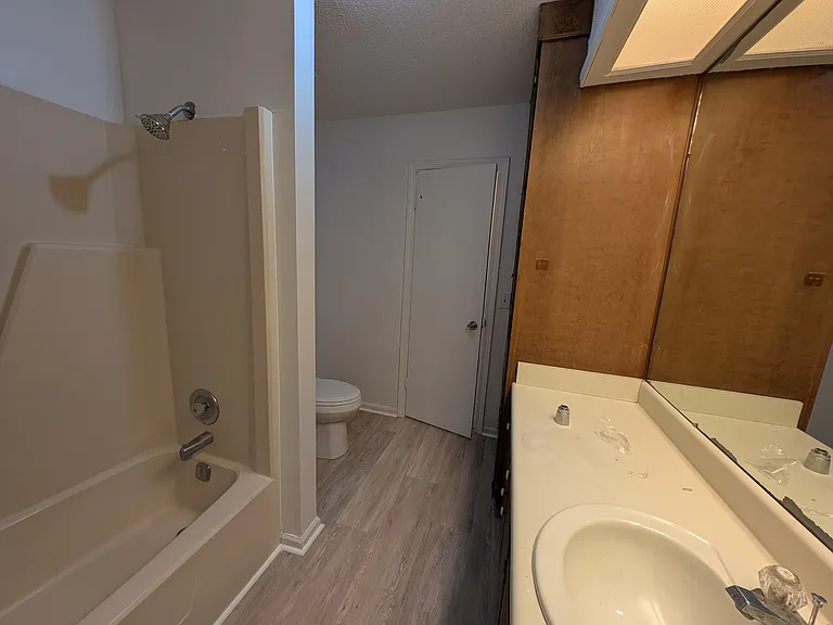 116 Edgefield Rd #1 — Photo 2