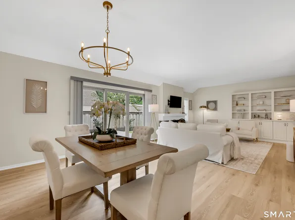 4 Carriage Drive #4, Simsbury, CT 06070