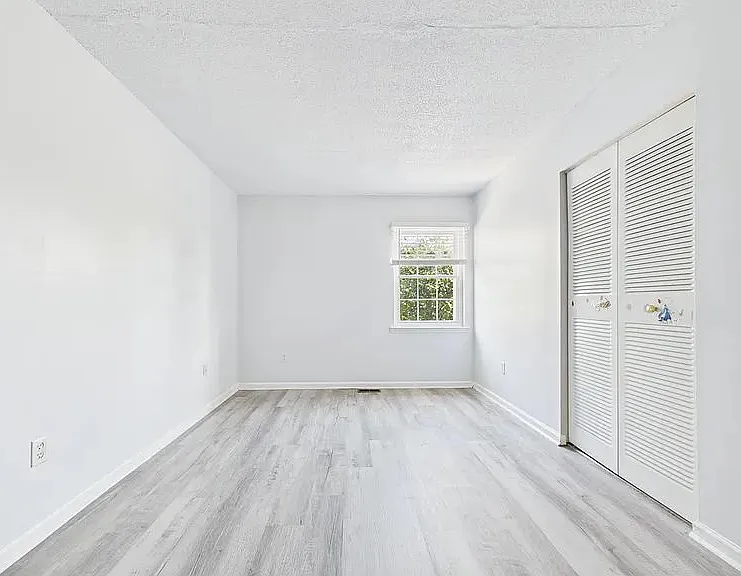 8811 Hunter Ridge Dr — Photo 17