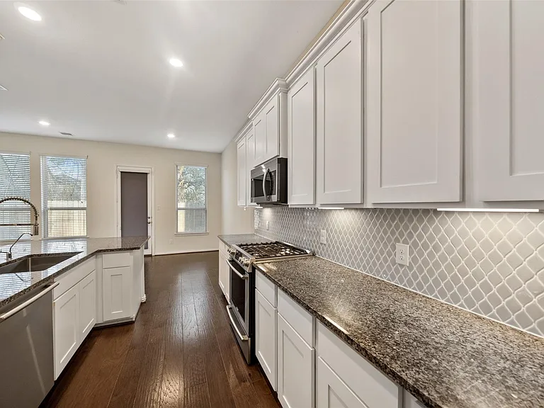 708 Ivory Manor Dr — Photo 9