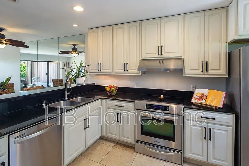 2 bed, 2.5 bath, 1532 sqft, $5,400 — Photo 2