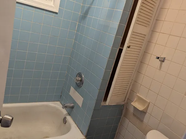 98 Van Nostrand Avenue image 6 of 6