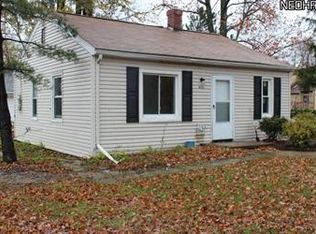 4035 E Lake Rd, Sheffield Lake, OH 44054