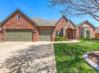 9209 E 94th St, Owasso, OK 74055