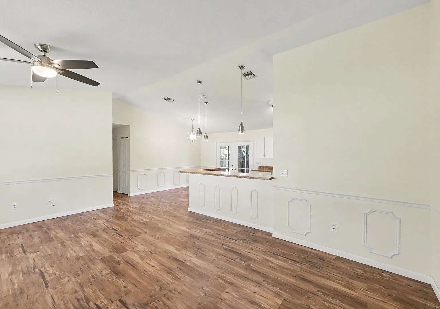 1242 Laconia Street — Photo 2