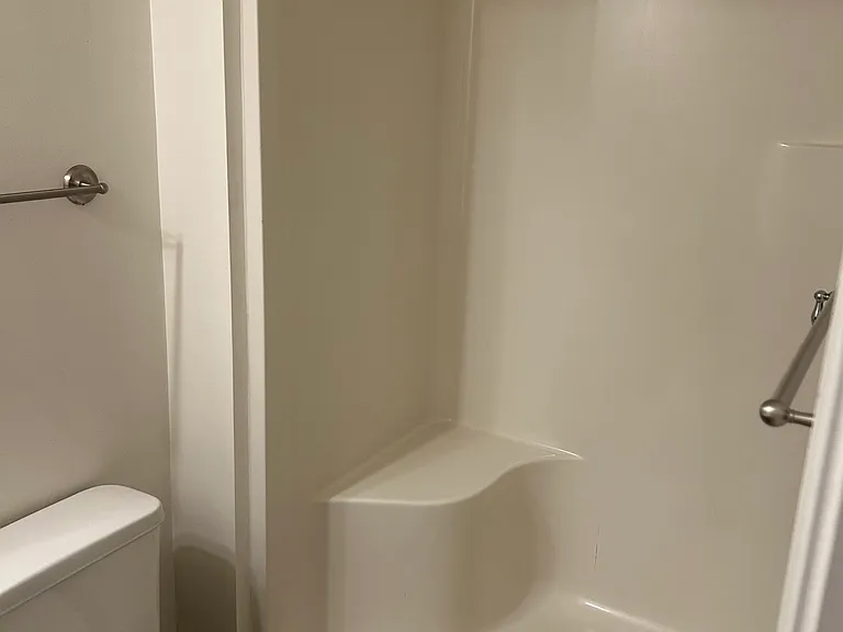 100 Sunset Cir #204 — Photo 2
