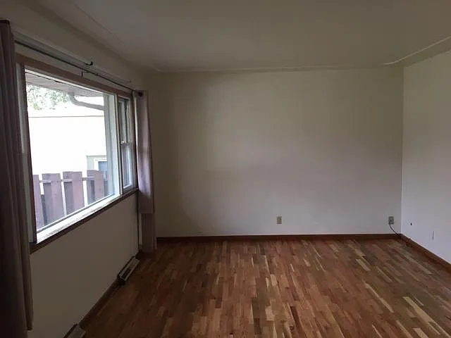 4 bed, 1934 sqft, $1,700 — Photo 2