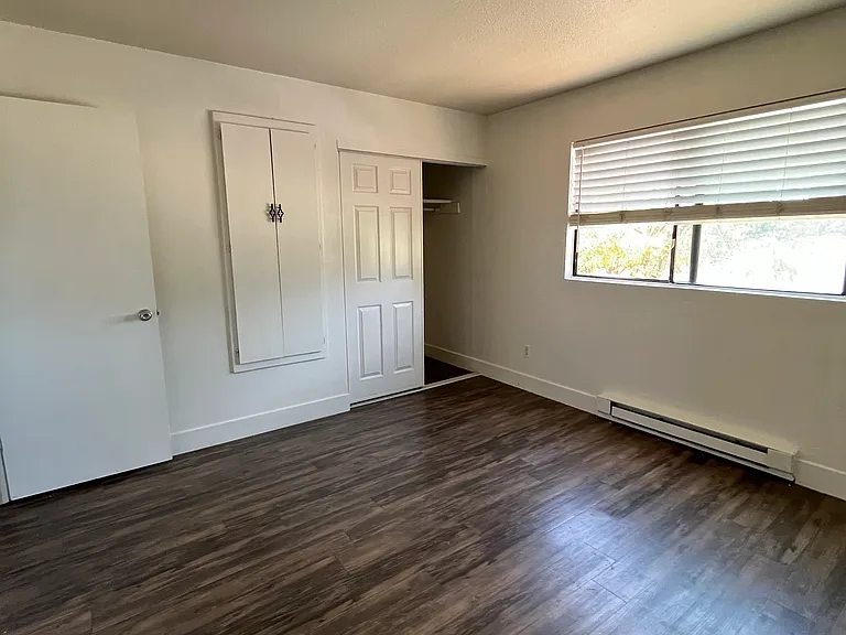 2560 Kenton Ct #1 — Photo 15
