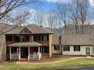 1450 Falcon Ridge Rd, Blacksburg, VA 24060