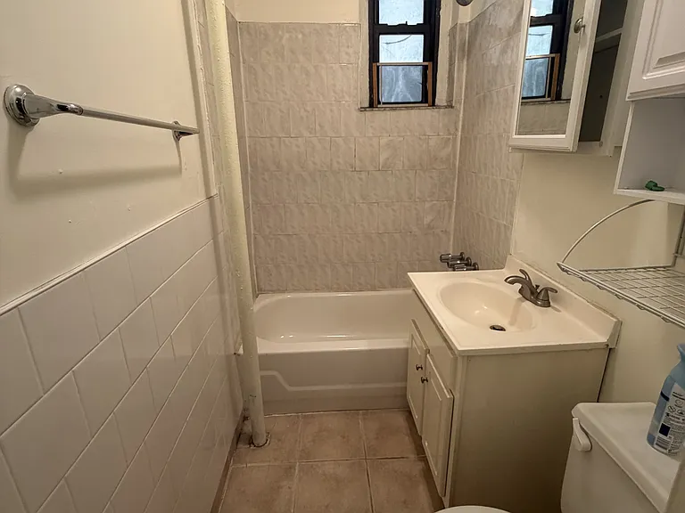 21-16 35th St #1B — Photo 4