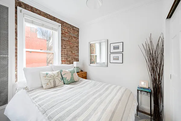 Sold by Compass | media 2