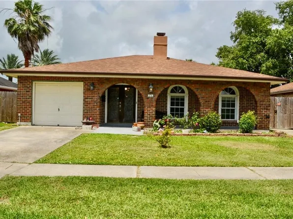 636 Diplomat St, Gretna, LA 70056