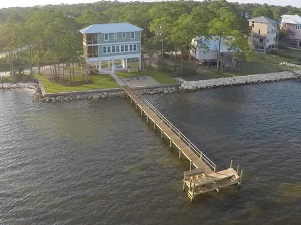 451 N Sawyer St, Eastpoint, FL 32328