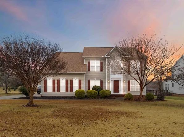 215 Ridge Bay Ct, Greenville, SC 29611