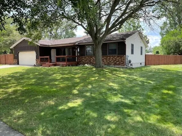 5875 Valley Lane Ct SE, Kentwood, MI 49508