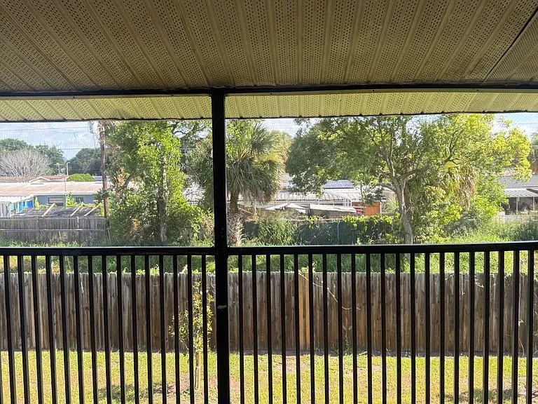 861 Sky Lake Cir #C — Photo 9