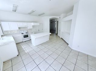 5680 W Morris Ave, Fresno, CA 93722