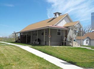 756 Canyon St, Lander, WY 82520
