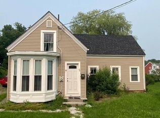 40 Wadsworth St, Thomaston, ME 04861