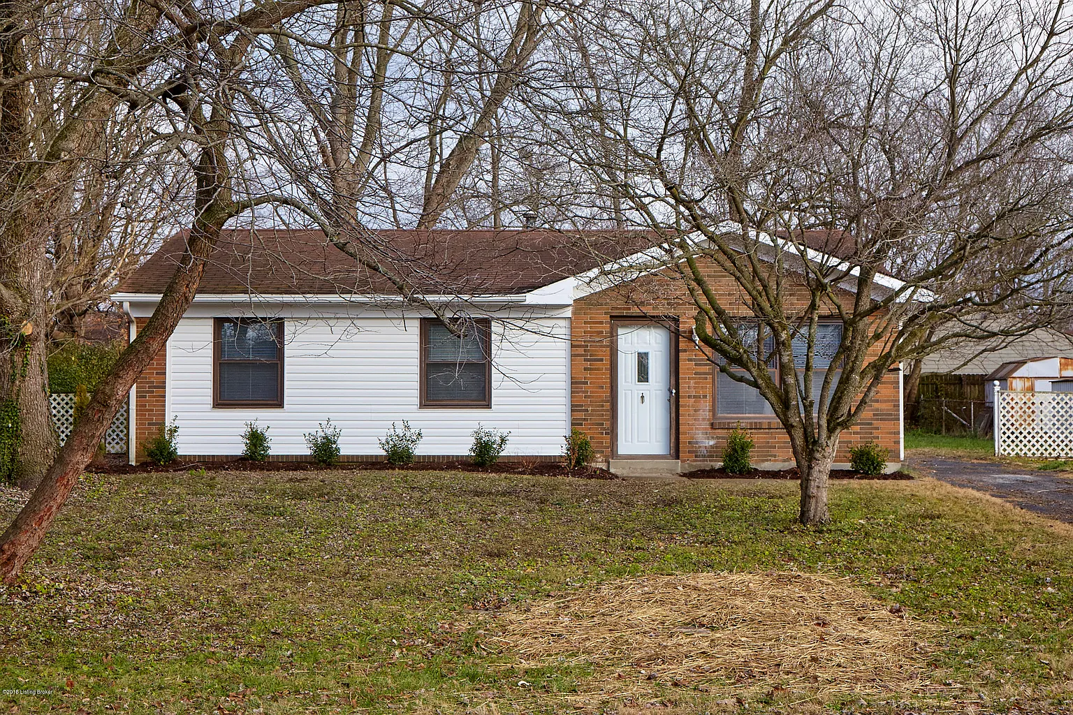 10785 Millers Ln photo 1