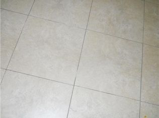 1025 NE 6th St, Hallandale Beach, FL 33009