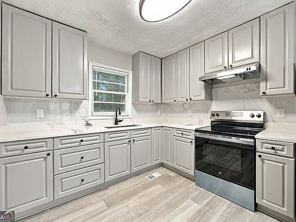 2nd image of 646 Bolton Rd NW