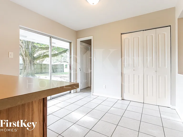 802 Briarcliff Dr — Photo 4