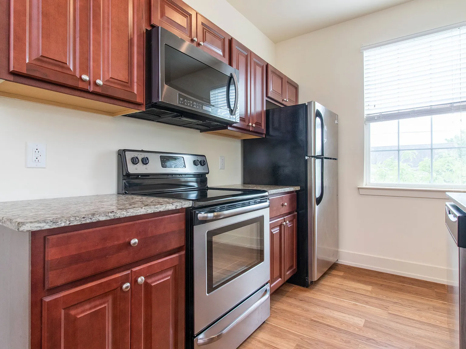 697 W Berks St Unit B — Photo 4
