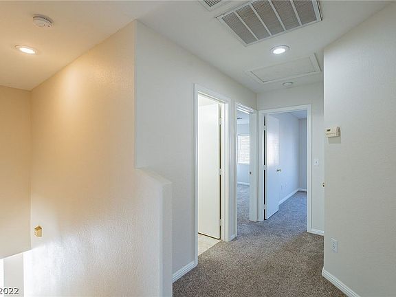 5th image of 211 Hickory Heights Ave