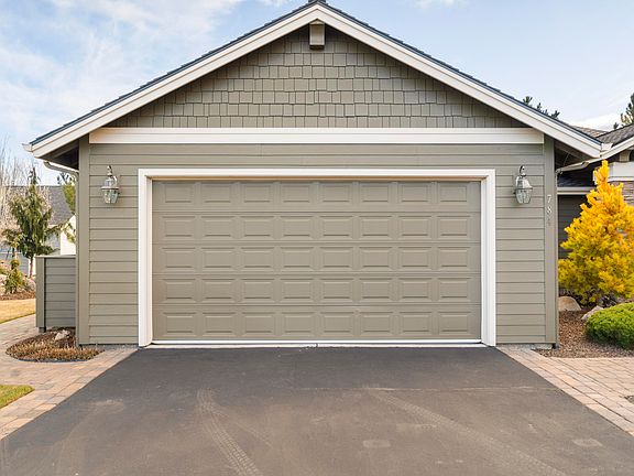 3rd image of 784 Ribbon Falls Rd