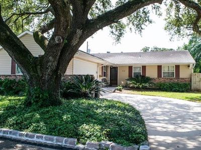 415 E Loyola Dr, Kenner, LA, 70065